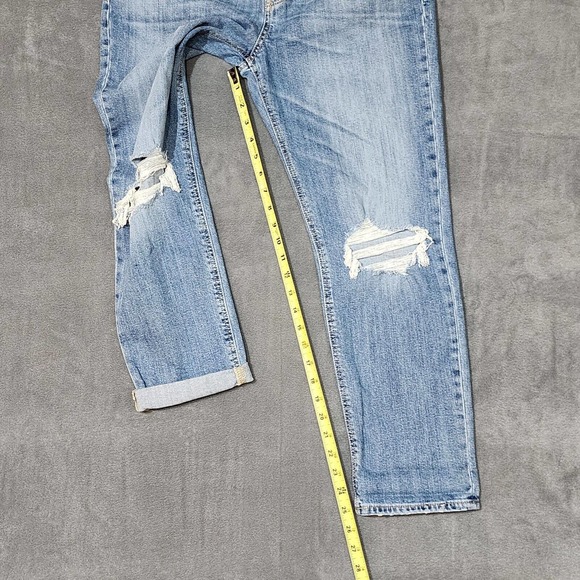 Old Navy Boyfriend Mid Rise Jeans Size 6 Petite Blue Denim Distressed - Picture 7 of 8